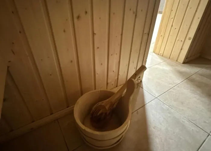 Daire Relaxing In Shartrez