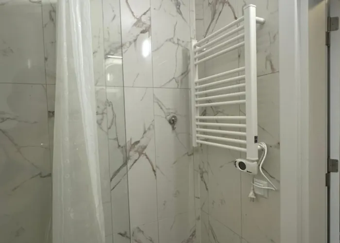 Relaxing In Shartrez Daire