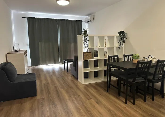 Daire Relaxing In Shartrez