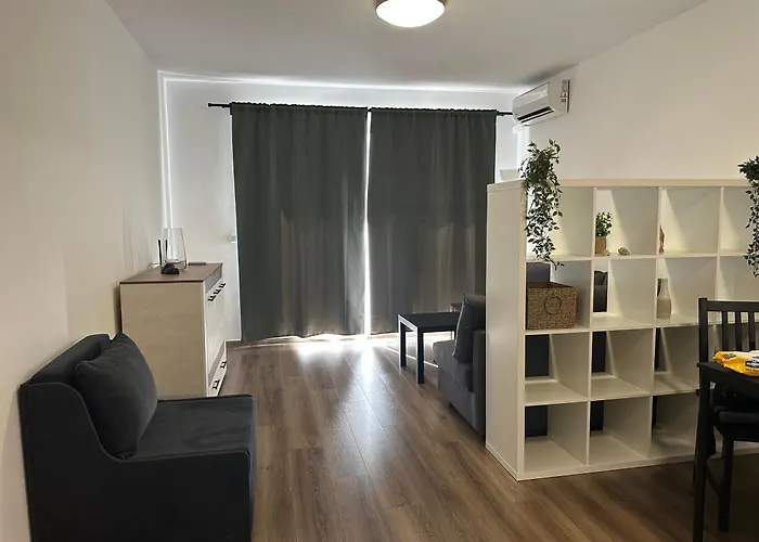 Relaxing In Shartrez Shkorpilovtsi