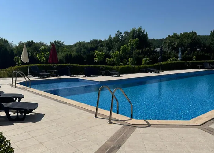 Relaxing In Shartrez