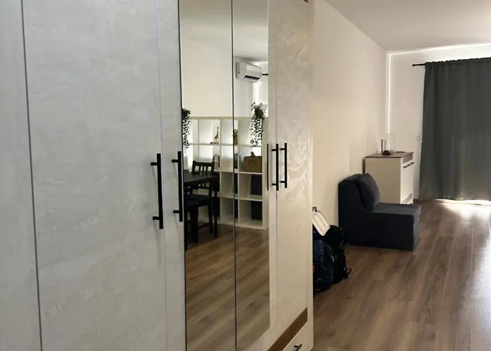 Daire Relaxing In Shartrez