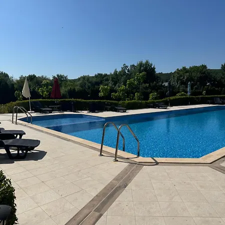 Relaxing In Shartrez